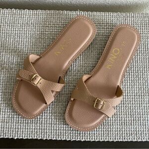 Womens Kino sandals NWOT